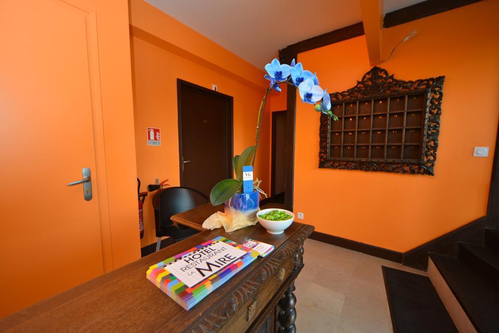 Logis - Hotel Restaurant La Mire Vierzon Exteriör bild