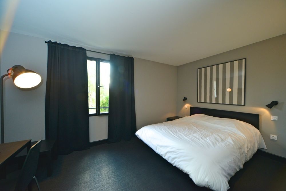 Logis - Hotel Restaurant La Mire Vierzon Exteriör bild