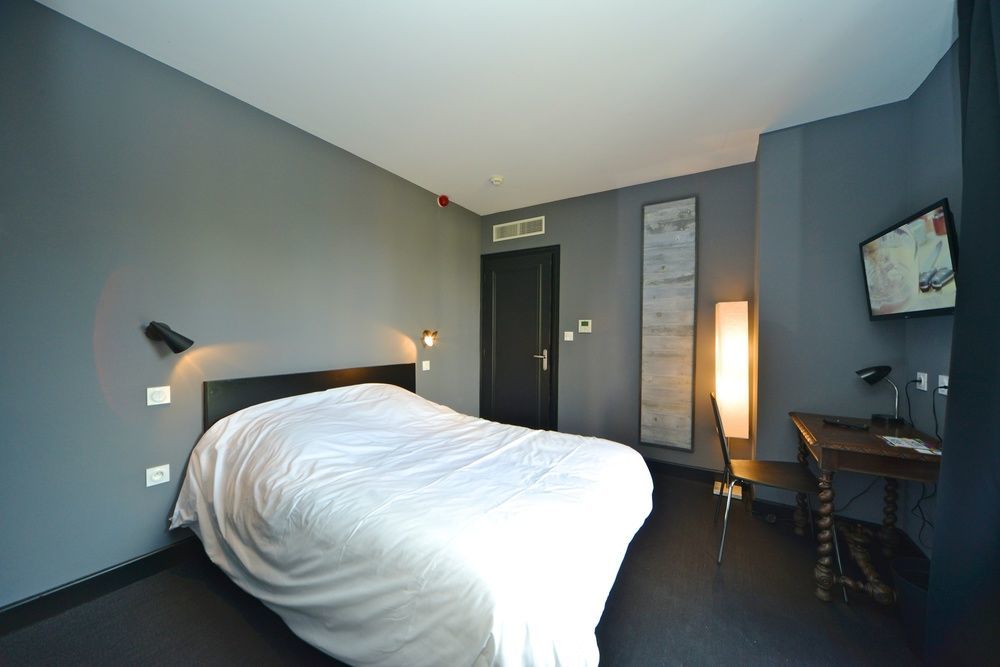Logis - Hotel Restaurant La Mire Vierzon Exteriör bild