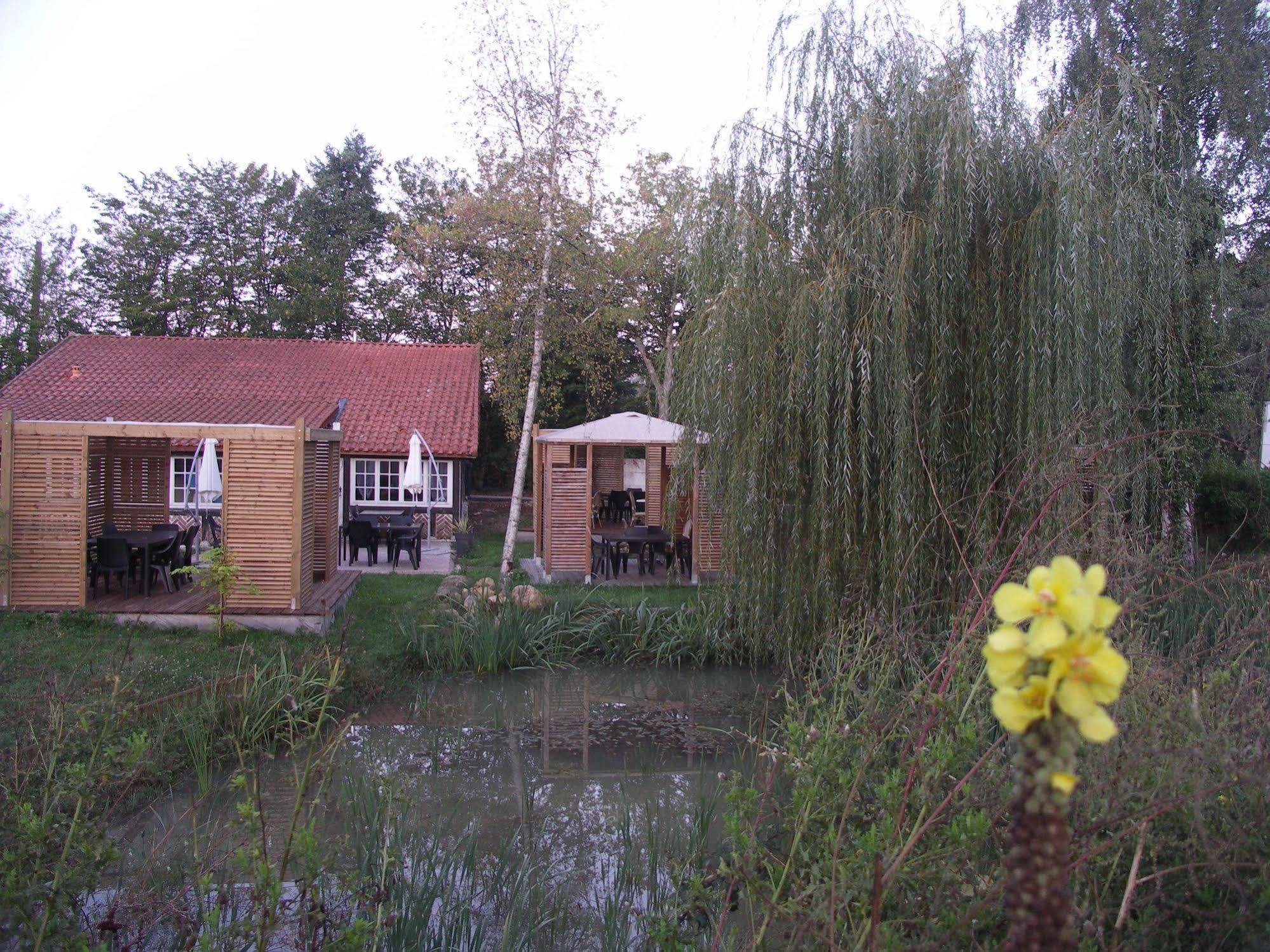 Logis - Hotel Restaurant La Mire Vierzon Exteriör bild